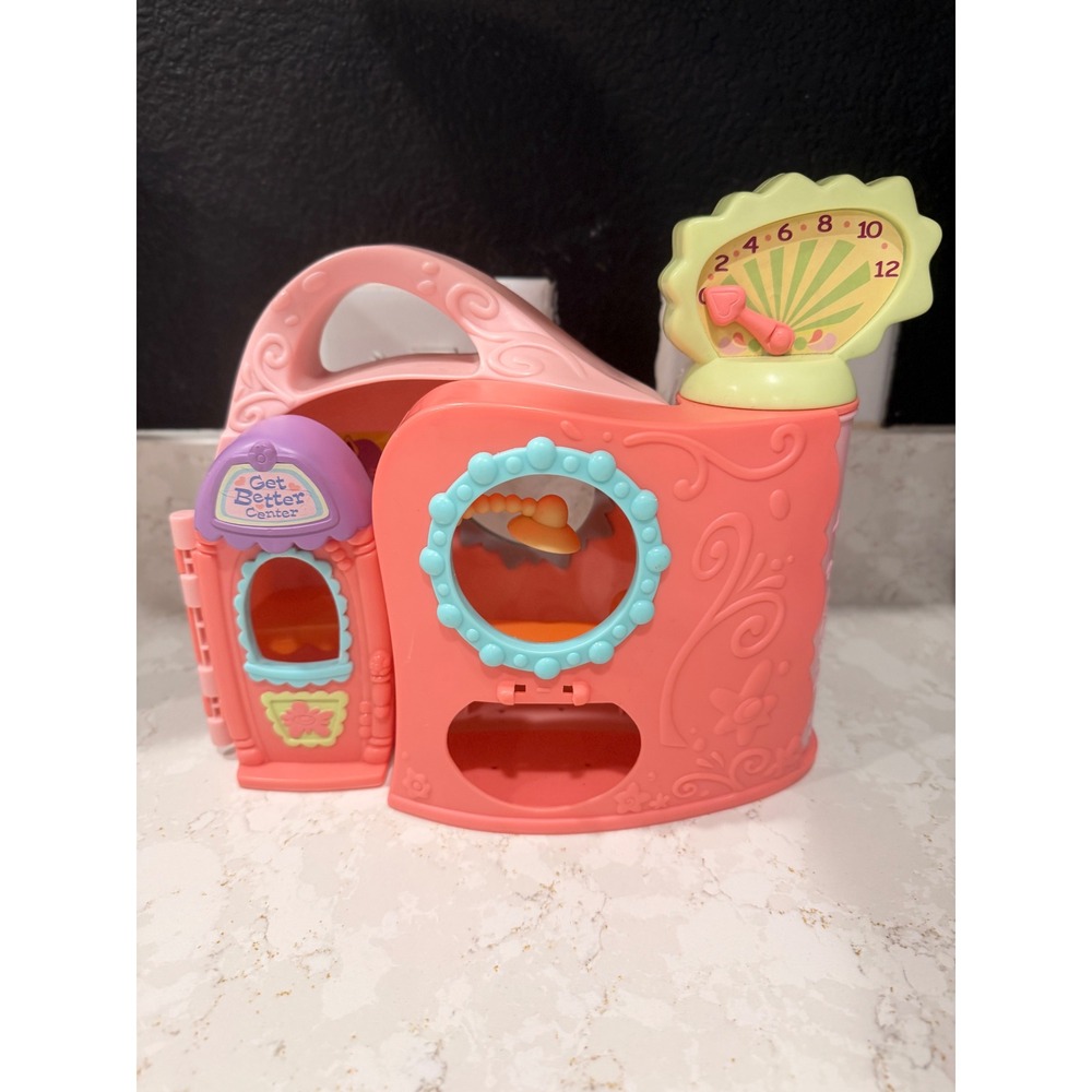 Hasbro Littlest Pet Shop Get Better Center Playset Pink Vintage 2005 LPS Clinic